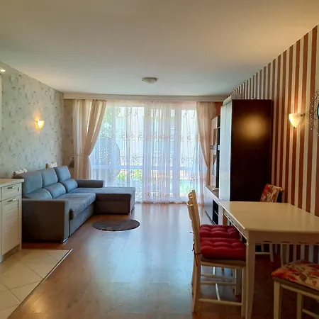 Atia Apartment Chernomorets