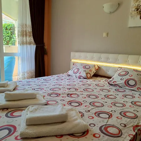 Atia Apartment Chernomorets