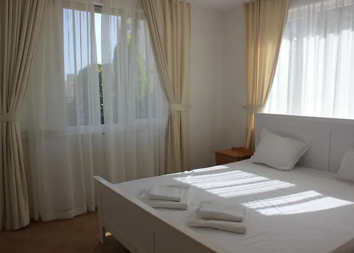 Апартамент Atia Черноморец